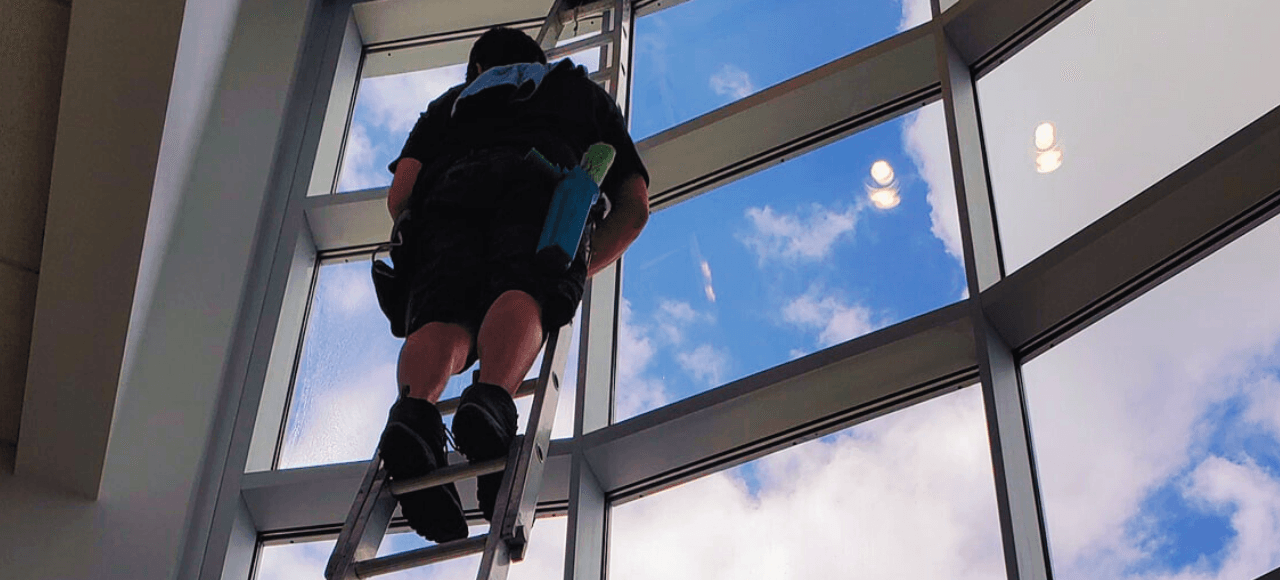 Professional commercial window cleaning for office buildings, retail stores, restaurants, and businesses up to 4 stories throughout the Cincinnati area
